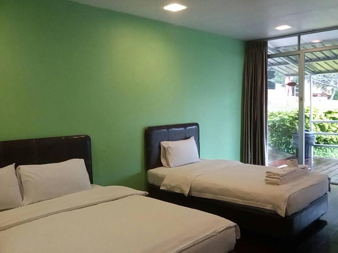 J Residence Kampong Kundassan Екстериор снимка